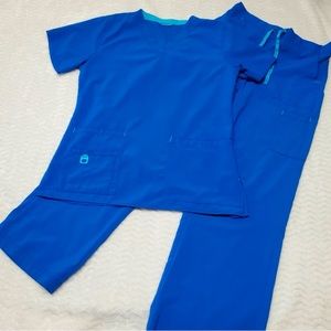 COPY - Small women’s scrubs set. Carhartt.